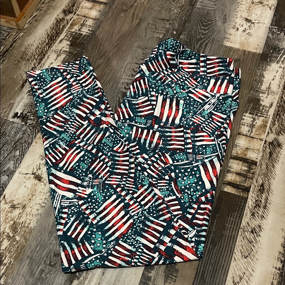 LuLaRoe Patriotic Patterned Leggings Tall & Curvy BNWOT